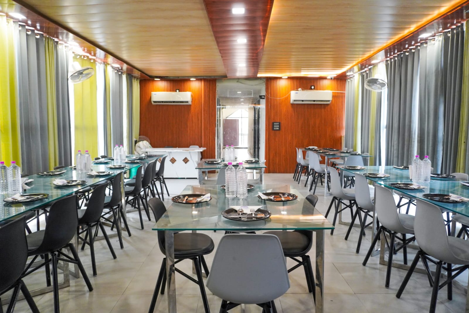 Sour N Spicy Pure Vegetarian Restaurant at Hotel Vasudha Vrindavan