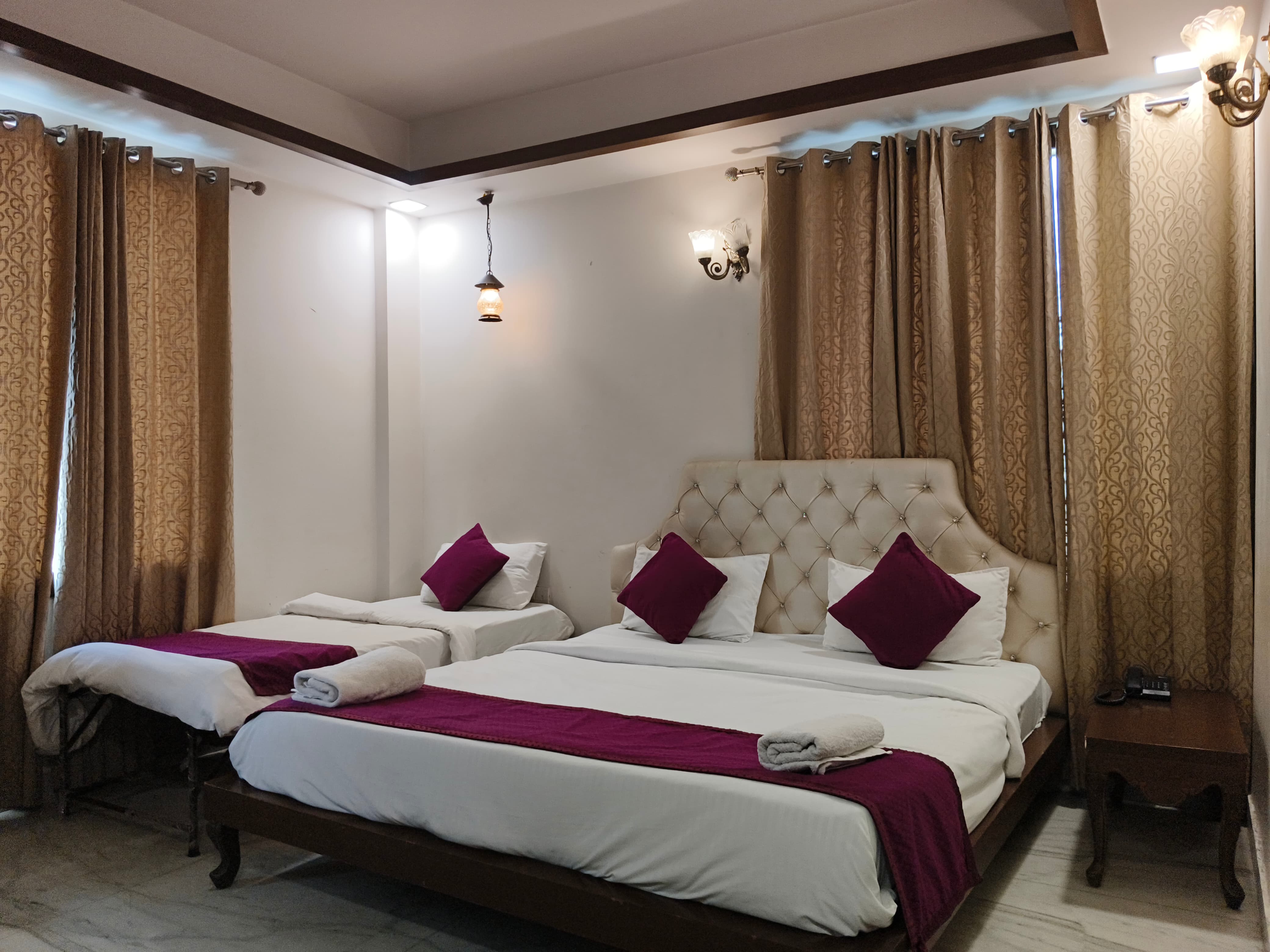 Premium Triple Bed Room
